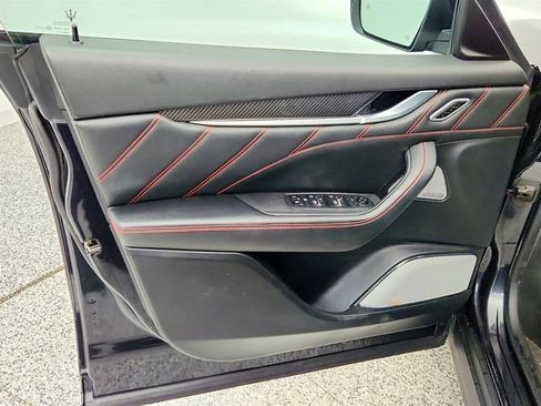 Used 2019 Maserati Levante GTS image 11