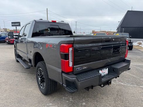 Used 2025 Ford F250 Platinum AWD/4WD image 3