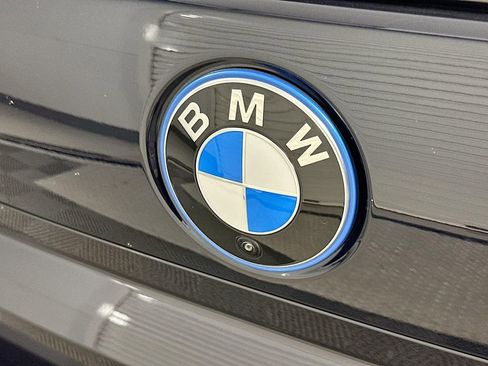Used 2025 BMW i7 eDrive50 w/ Executive Package image 22
