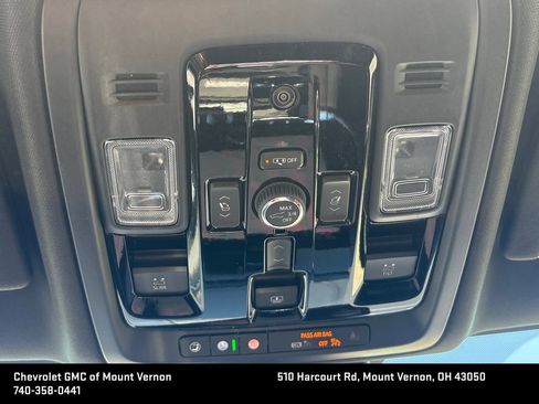 New 2026 GMC Yukon XL Denali w/ Sun & Power Step Package AWD/4WD image 36