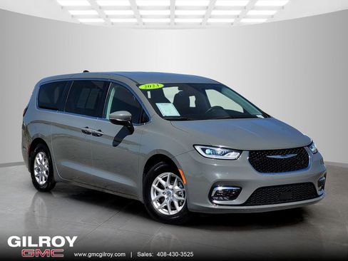 Used 2023 Chrysler Pacifica Touring-L image 1