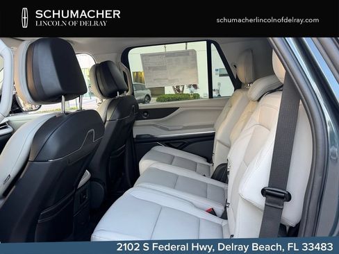 New 2026 Lincoln Navigator Premiere AWD/4WD image 13