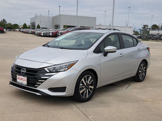 Used 2025 Nissan Versa SV video 3