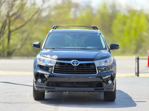 Used 2015 Toyota Highlander XLE AWD/4WD image 2