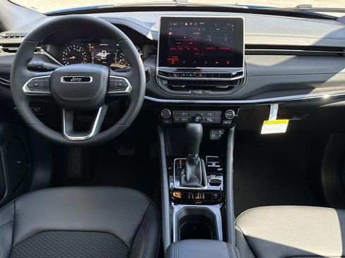 New 2026 Jeep Compass Latitude image 3