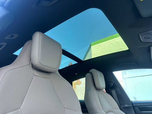 New 2025 Porsche Macan Electric image 18