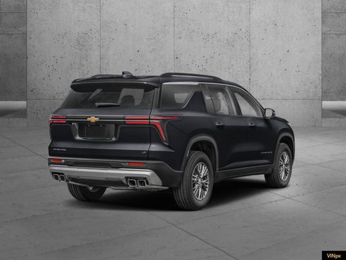 New 2026 Chevrolet Traverse LT image 2