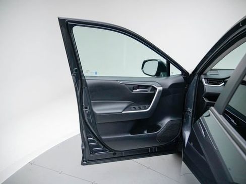 Used 2025 Toyota RAV4 XLE w/ Convenience Package image 20