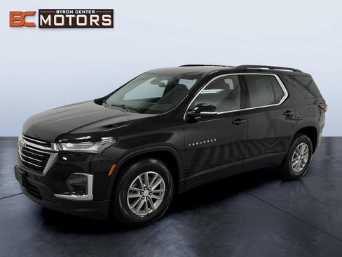 Used 2023 Chevrolet Traverse LT w/ LPO, Floor Liner Package AWD/4WD image 1