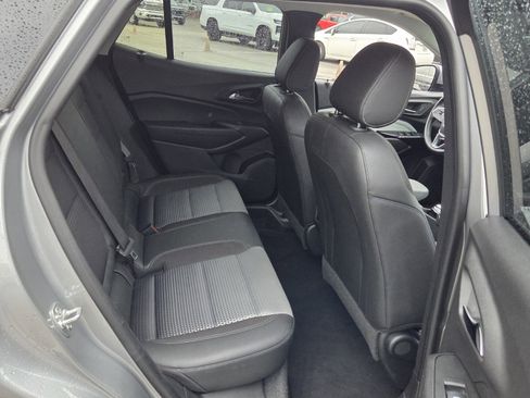 Certified 2025 Chevrolet Trax LT w/ LT Convenience Package FWD image 22