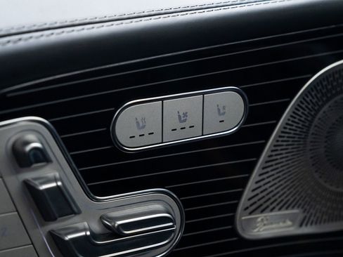 Used 2023 Mercedes-Benz Maybach GLS 600 4MATIC image 14