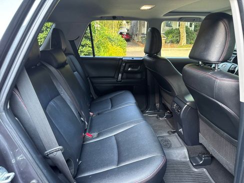 Used 2020 Toyota 4Runner Venture w/ Moonroof Package AWD/4WD image 33