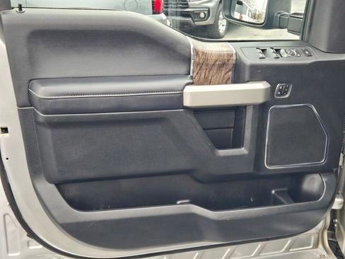 Used 2019 Ford F250 Lariat image 19