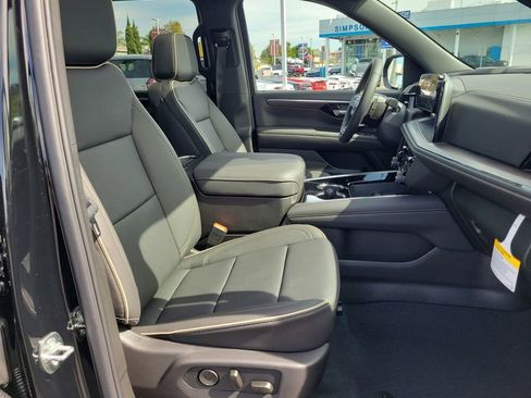 New 2026 Chevrolet Suburban Premier w/ Sun And Tow Package image 18