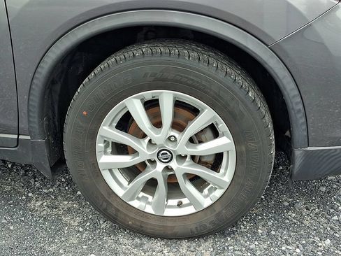 Used 2017 Nissan Rogue SV w/ SV Premium Package AWD/4WD image 11