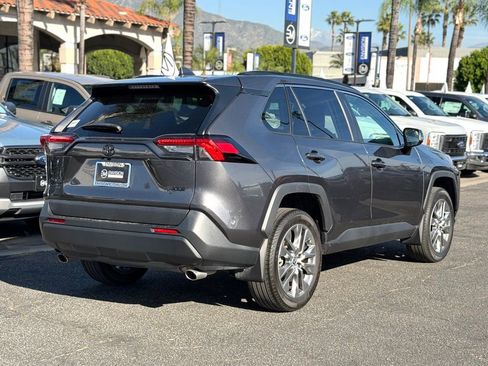 Used 2023 Toyota RAV4 XLE Premium image 8