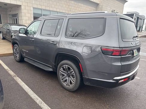 Used 2024 Jeep Wagoneer Series II w/ Flexible Seating Group image 4