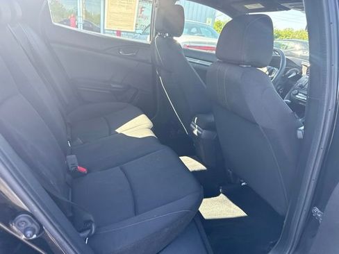 Used 2018 Honda Civic Sport image 10