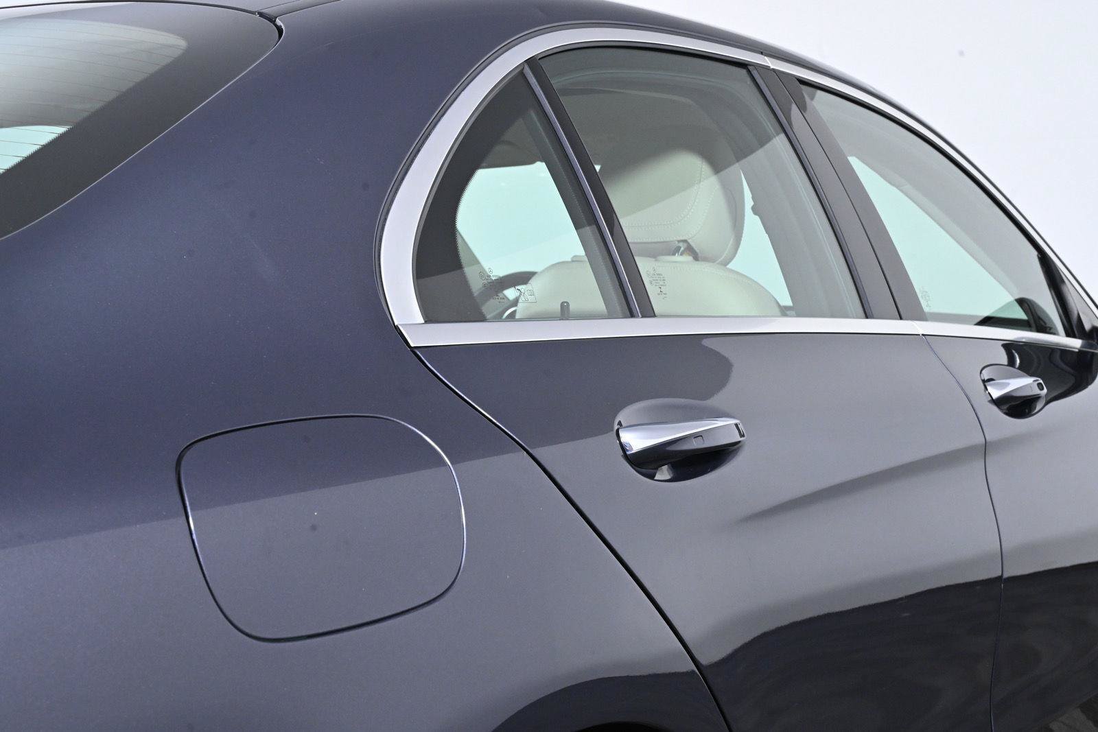 Used 2015 Mercedes-Benz C 300 4MATIC Sedan image 7