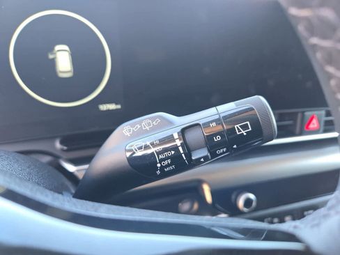 Certified 2025 Kia Carnival SX w/ SX Dark Edition Package image 25