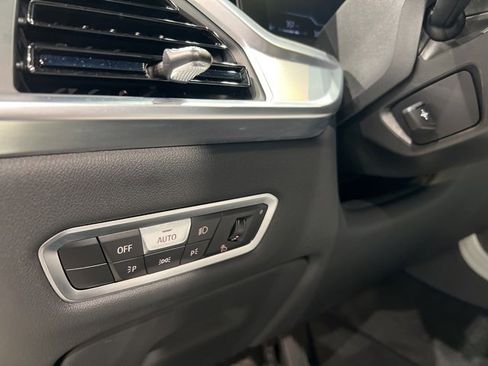 Used 2023 BMW X7 xDrive40i w/ Premium Package image 17