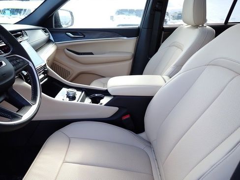 New 2025 Jeep Grand Cherokee Limited w/ Luxury Tech Group II image 12