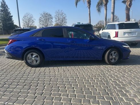 Certified 2025 Hyundai Elantra SE image 5