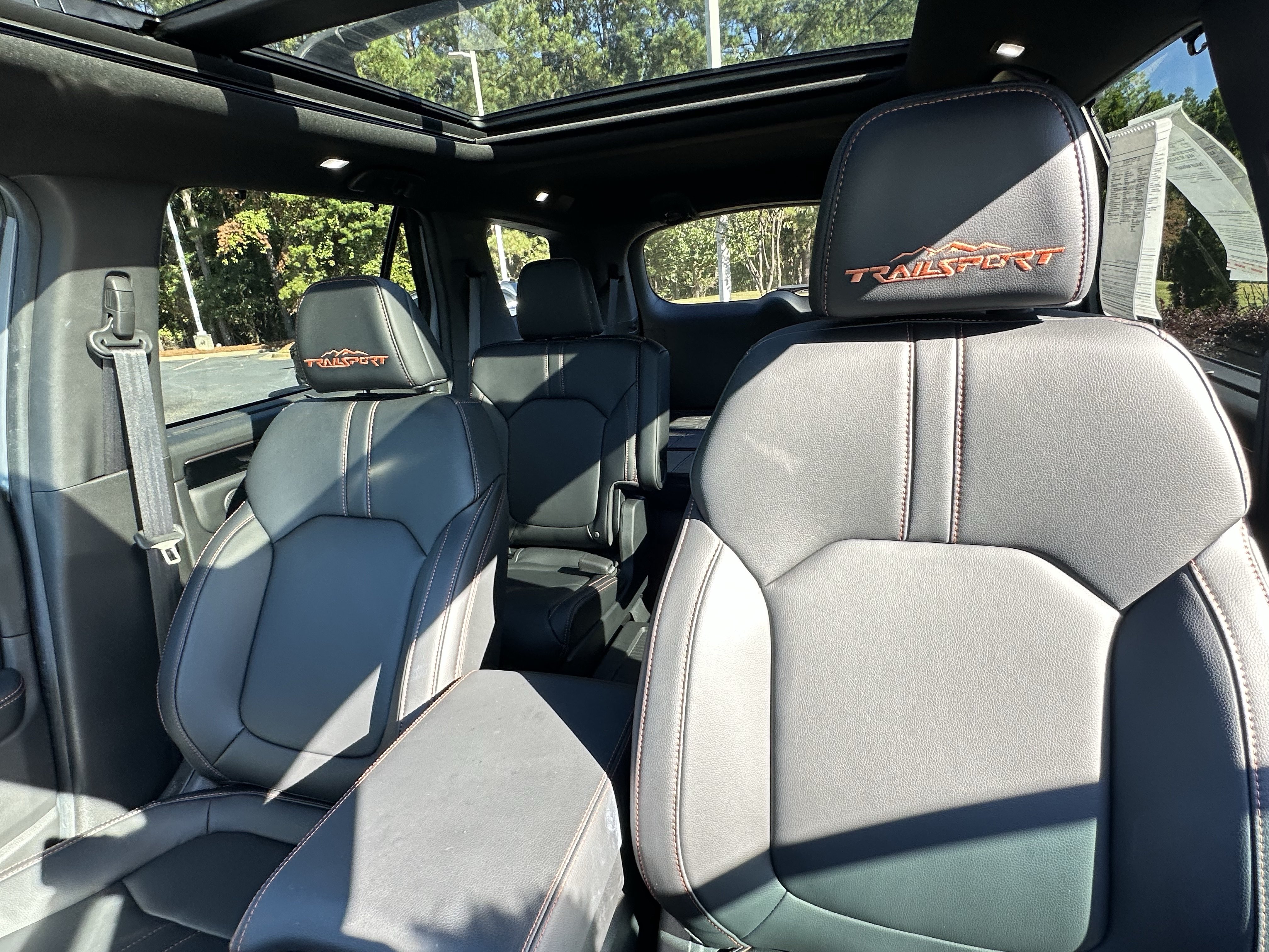 Used 2024 Honda Pilot TrailSport image 8