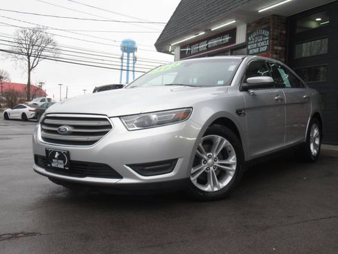 Used 2015 Ford Taurus SEL w/ Equipment Group 201A AWD/4WD image 25