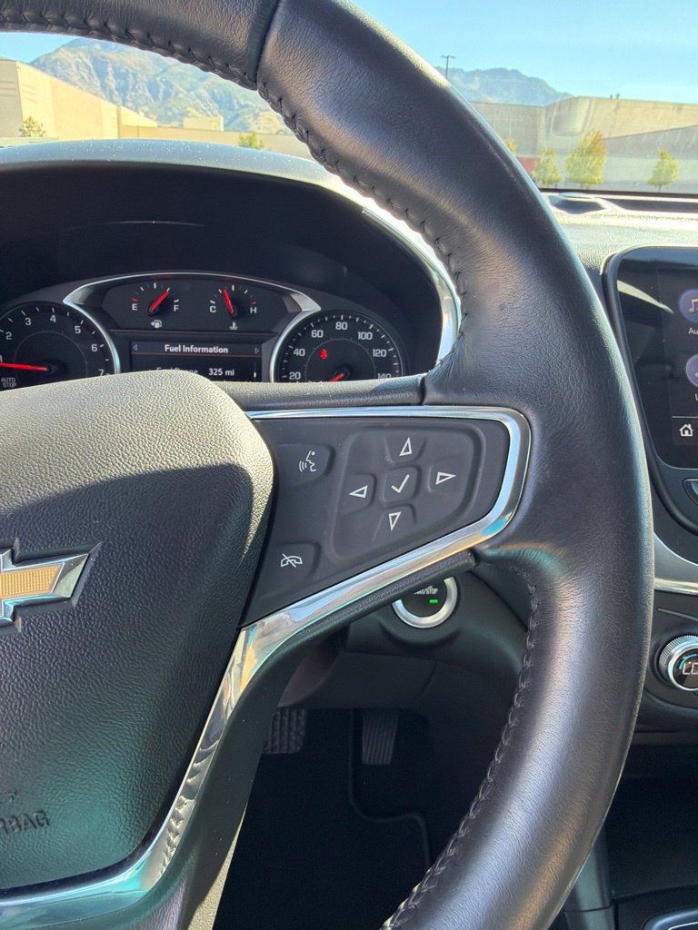 Used 2020 Chevrolet Equinox LT AWD/4WD image 17