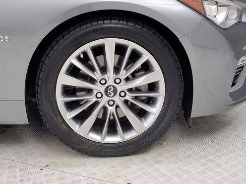 Used 2019 INFINITI Q50 Luxe w/ Essential Package (3.0T Luxe) image 4