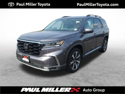 Used 2023 Honda Pilot Elite image 1