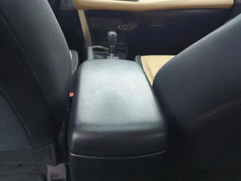 Used 2018 Toyota RAV4 XLE FWD image 16