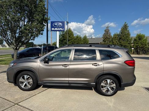 Used 2021 Subaru Ascent Premium w/ Convenience Package AWD/4WD image 4