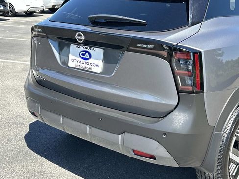 Used 2025 Nissan Kicks SV FWD image 12