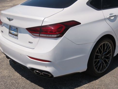 Used 2018 Genesis G80 3.3T Sport RWD image 12