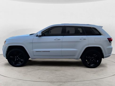 Used 2015 Jeep Grand Cherokee Altitude AWD/4WD image 2