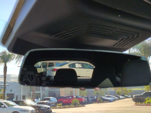 Used 2022 BMW iX xDrive50 w/ Premium Package image 27