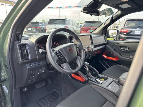 Used 2025 Nissan Frontier PRO-4X w/ Pro Convenience Package AWD/4WD image 11