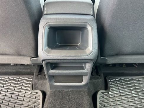 Used 2025 Volkswagen Taos S image 9