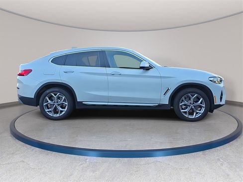 Used 2024 BMW X4 xDrive30i w/ Parking Assistance Package image 5