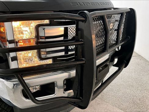 Used 2018 Ford F250 Lariat w/ Lariat Ultimate Package image 38