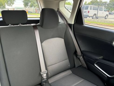 Used 2025 Kia Soul LX w/ LX Technology Package FWD image 30