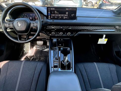 Used 2025 Honda Accord Sport image 15