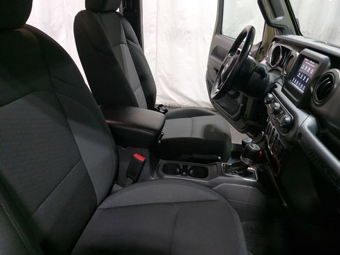 Used 2021 Jeep Wrangler Unlimited Sport image 10