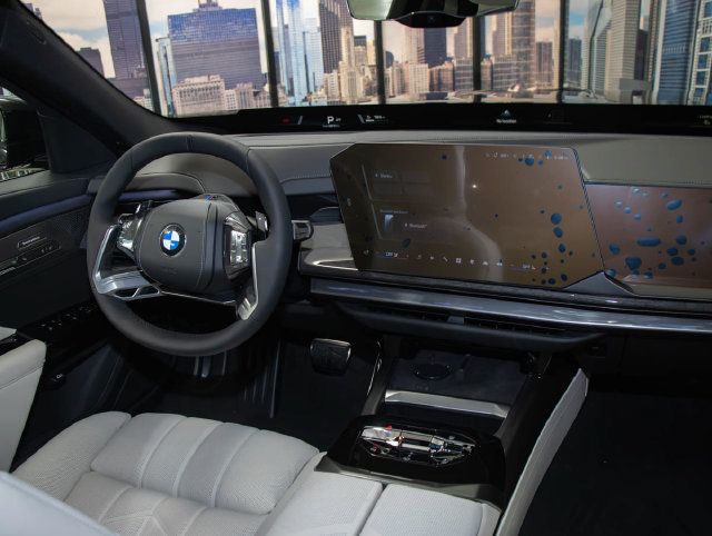 Used 2027 BMW 740i xDrive w/ Executive Package AWD/4WD image 16