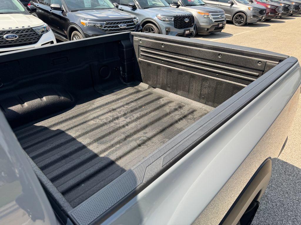 Used 2023 Nissan Frontier PRO-4X w/ Technology Package AWD/4WD image 13