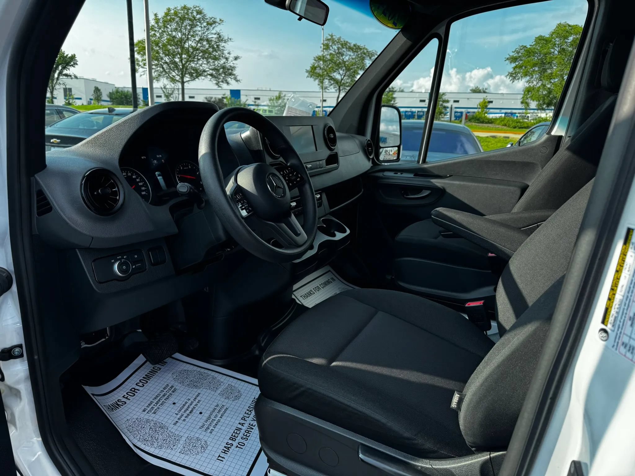 Used 2024 Mercedes-Benz Sprinter 2500 image 9