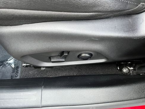 Used 2025 Jeep Compass Limited image 22