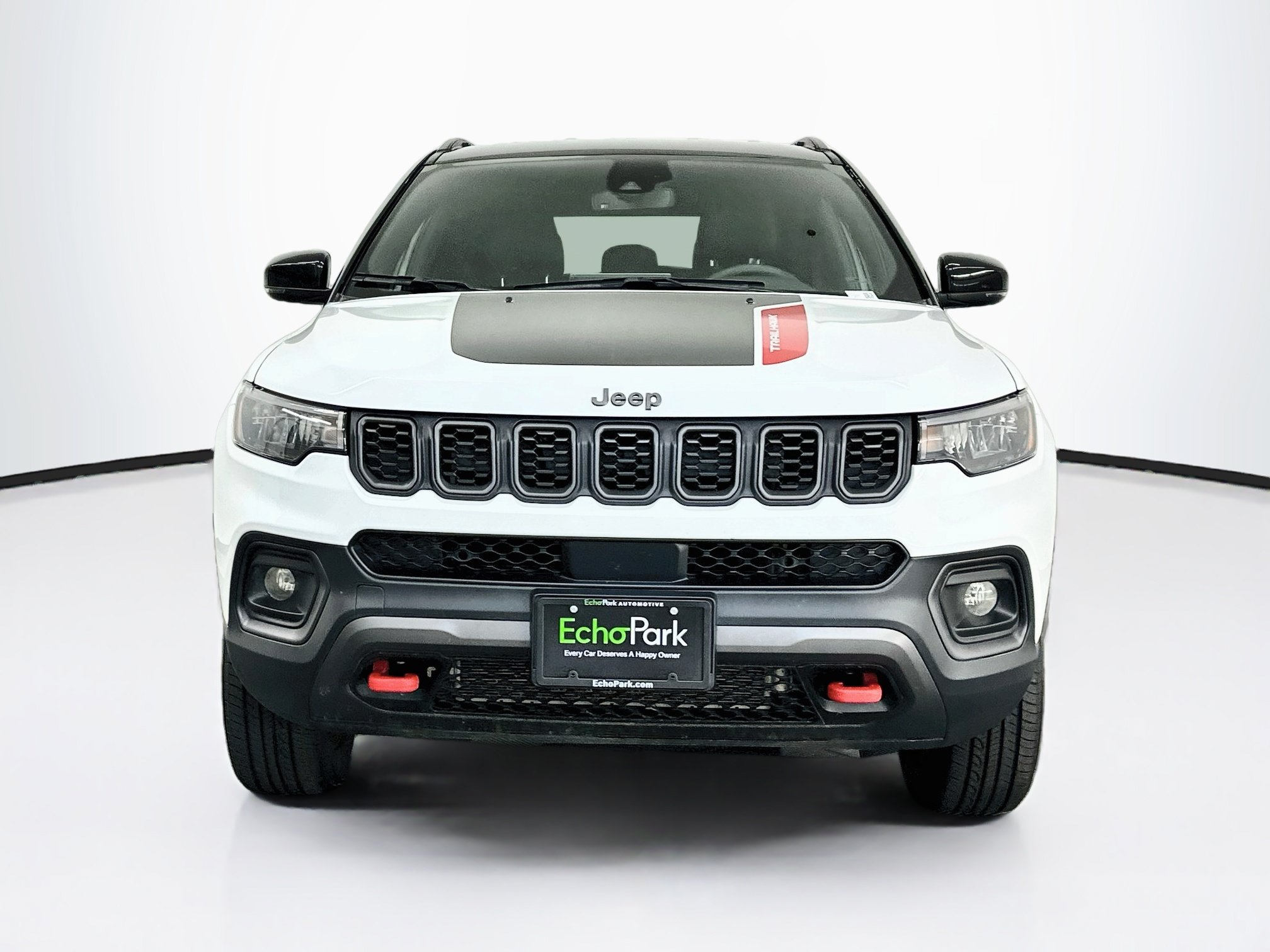 Used 2025 Jeep Compass Trailhawk AWD/4WD image 2